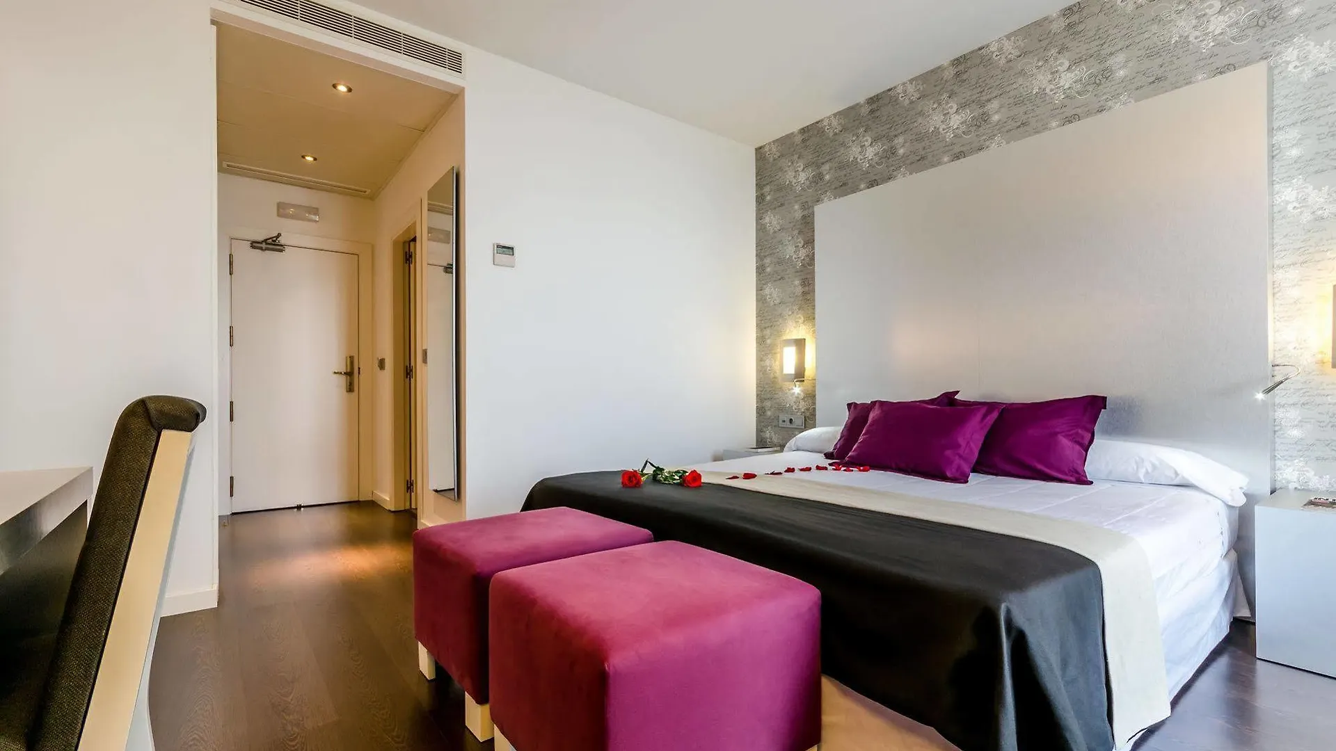Yit Via Sevilla Mairena Mairena del Aljarafe 4*,